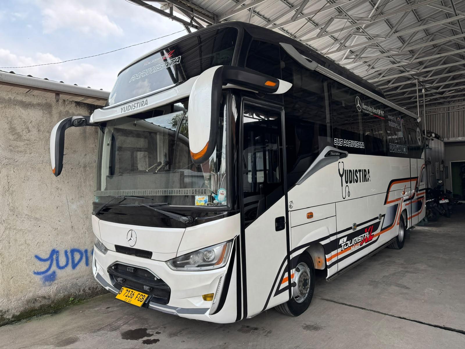 Big Bus Legrest 32 Seat