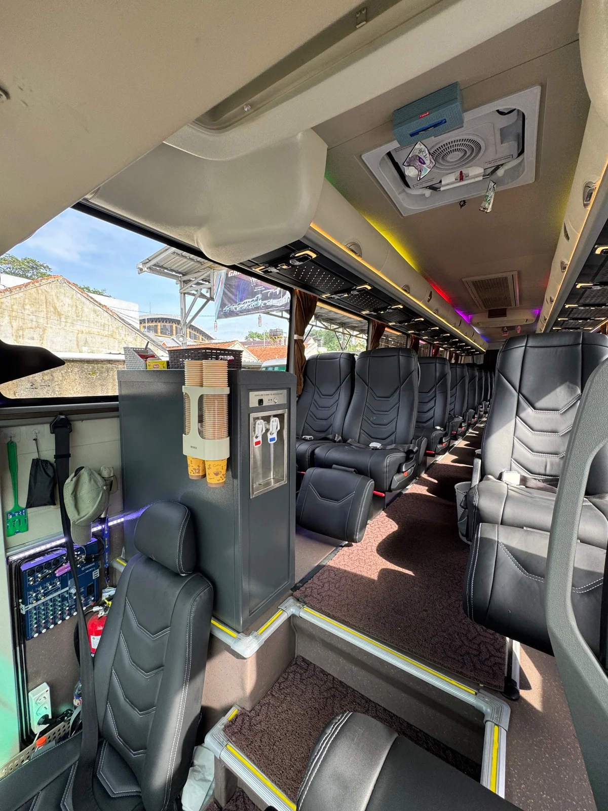 Big Bus Legrest 32 Seat
