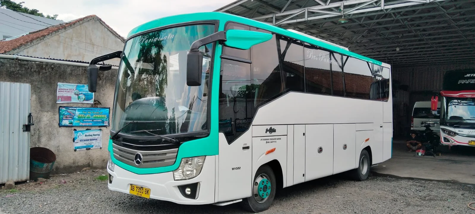 Medium Bus 30-39 Seat