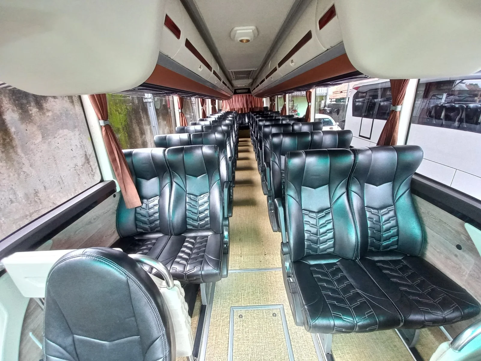 Medium Bus 30-39 Seat
