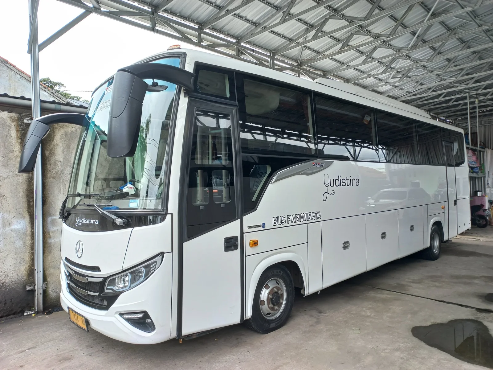 Medium Bus 30-39 Seat