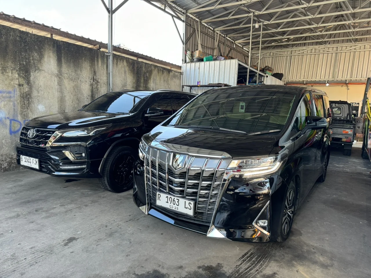 VIP Car (Alphard/Fortuner)