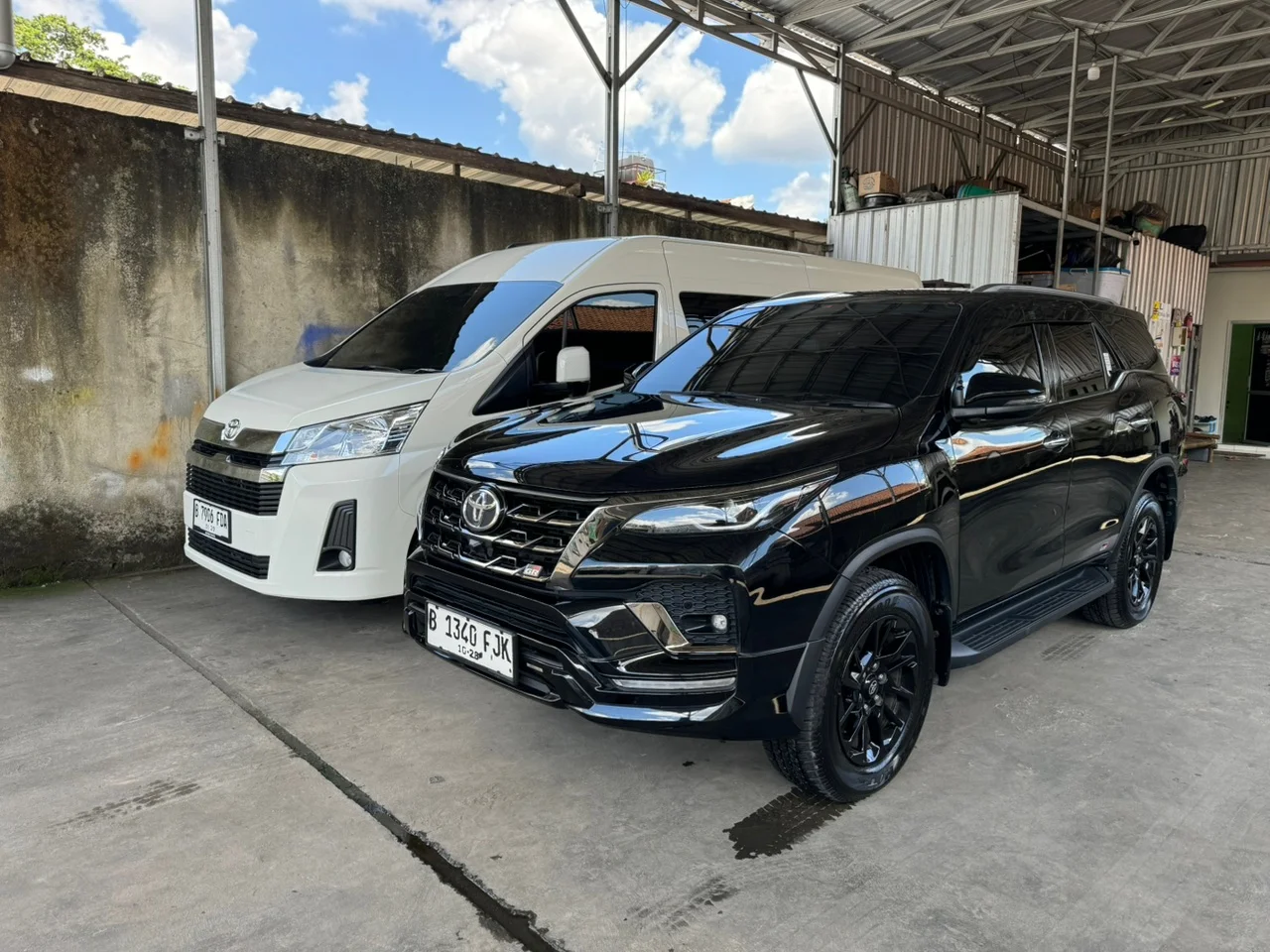 VIP Car (Alphard/Fortuner)